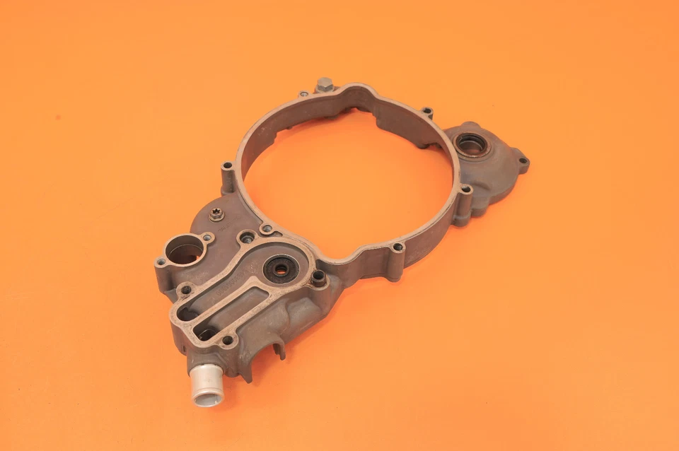 Cubierta de embrague intermedio interior KTM 300 XC 2009 04-12 carcasa bomba de agua Foto 3 de 4