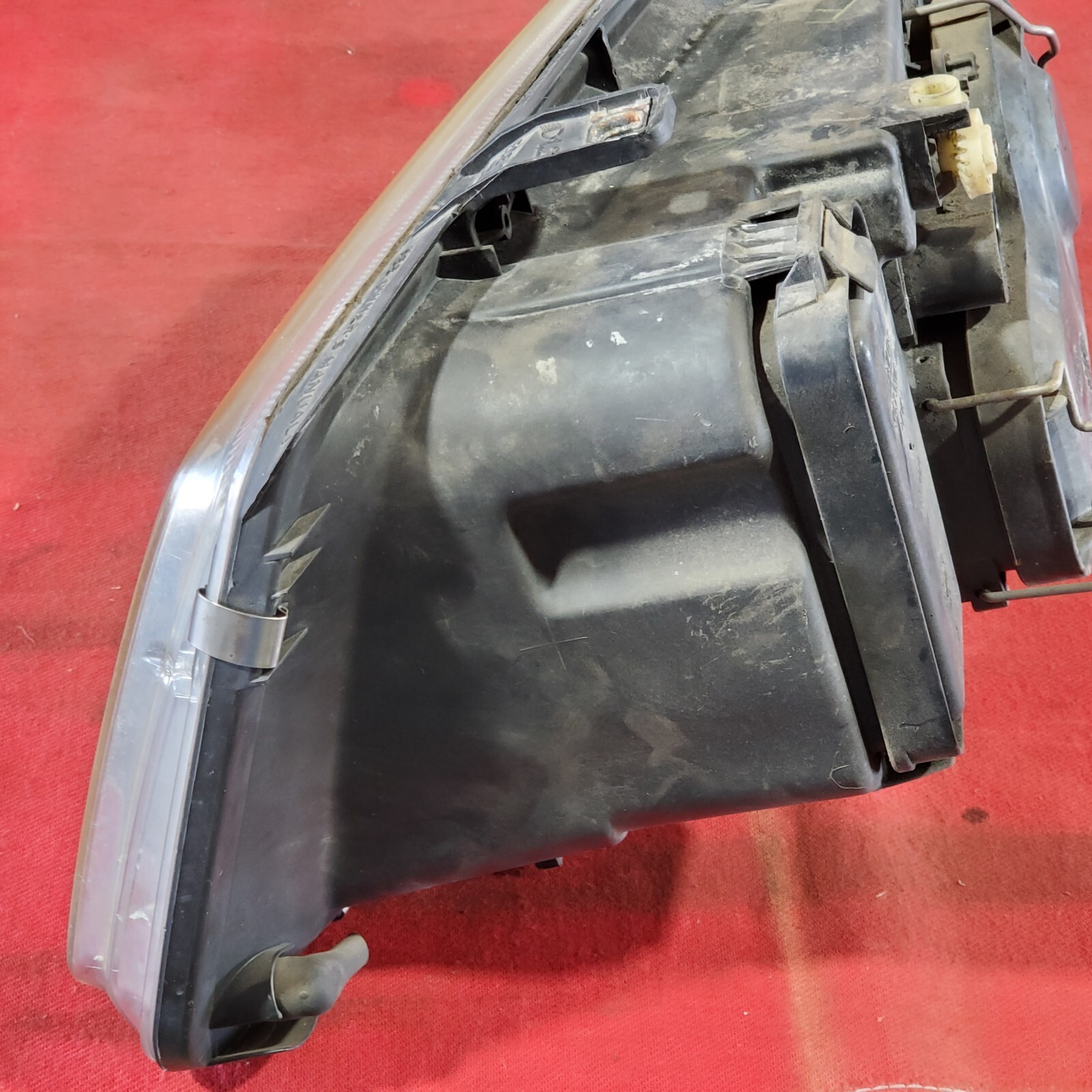 1999 - 2005 Volkswagen Jetta Right Passenger Headlight OEM With 