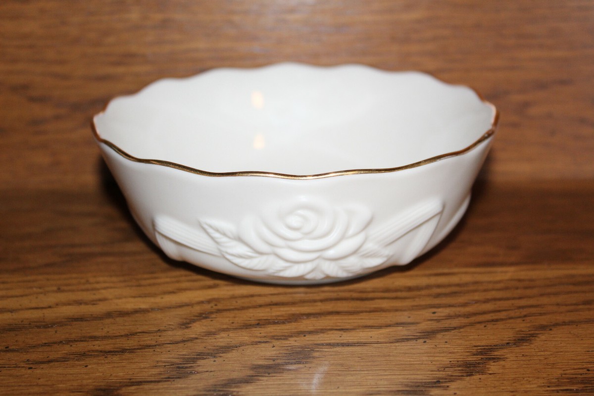 Lenox White Rose Blossom Bowl w/ 24K Gold Trim, ~5.5