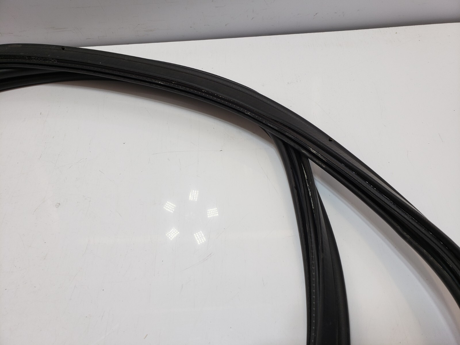 ✅ 2010-2014 OEM Rolls Royce Ghost RR4 Rear Trunk Lid Liftgate Weather Strip Seal