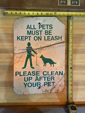 Pet On Leash Sign