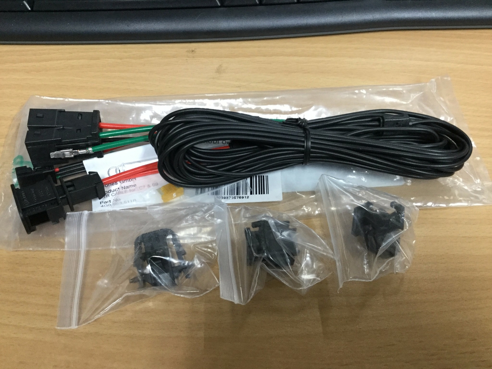 New Genuine Audi Wiring Harness for Universal Traffic Recorder