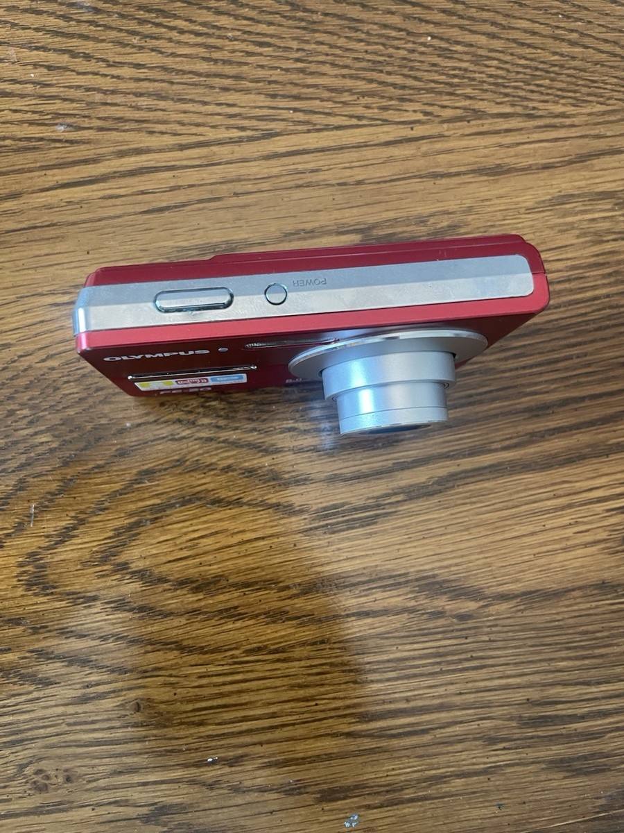 OLYMPUS FE-20 8.0 Megapixel Digital Camera, Powers On, FOR PARTS