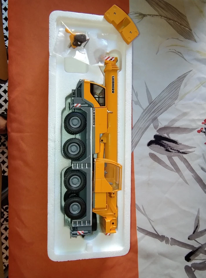 Liebherr 1060/2 Conrad 1:50 (no wsi o nzg) - Immagine 2 di 4