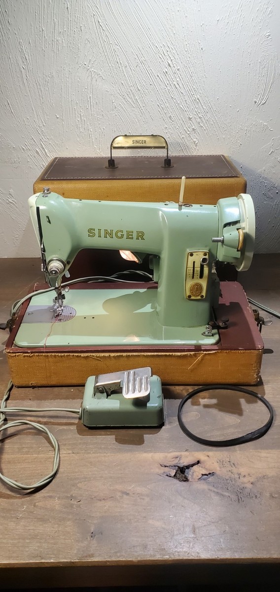 Vintage Singer Sewing Machine RFJ8-8 Green Portable 185K With Case