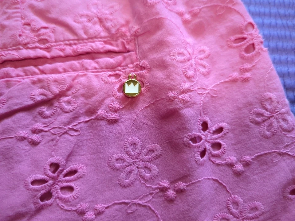 Crown & Ivy Rosa Ojales Dobladillo Festoneado 4” Entrepierna Corto Mujer Talla 10 Shelby... Usado en Excelente Condición Foto 4 de 4