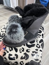UGG WATERPROOF POM POM FUR TRIM FAUX FUR LINED BLACK GRAY WOMEN'S WINTER BOOTS