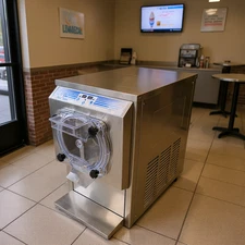 Hard-Serve Ice Cream Maker Commercial Ice Cream Machine 18-25 L/H Yield 110V