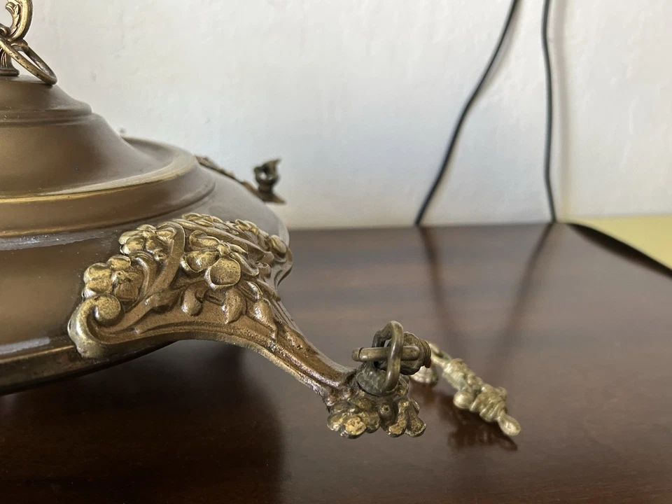 Antiguo accesorio de sartén de 4 luces de latón ornamentado  Foto 3 de 4