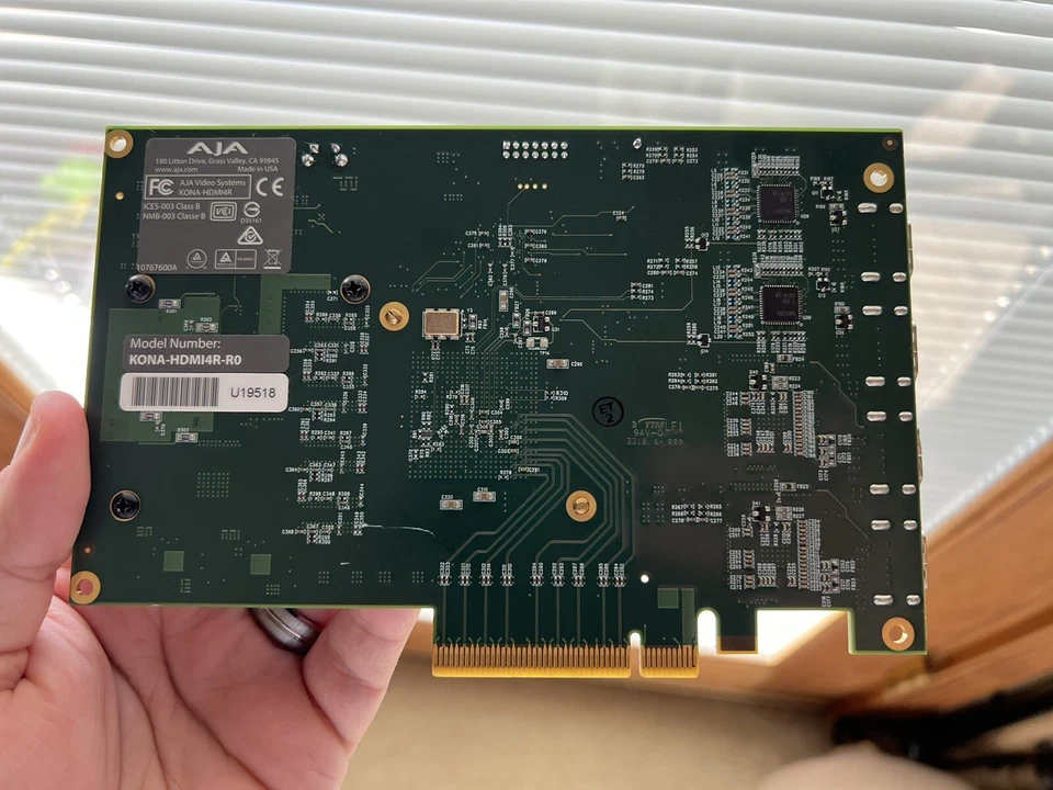 AJA KONA 4 (falta escudo de E/S) Foto 3 de 3