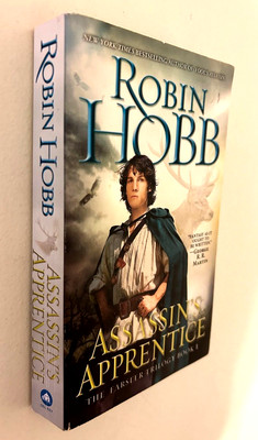 Assassin's Apprentice : The Farseer Trilogy Book 1 by Robin Hobb (1995, Trade...