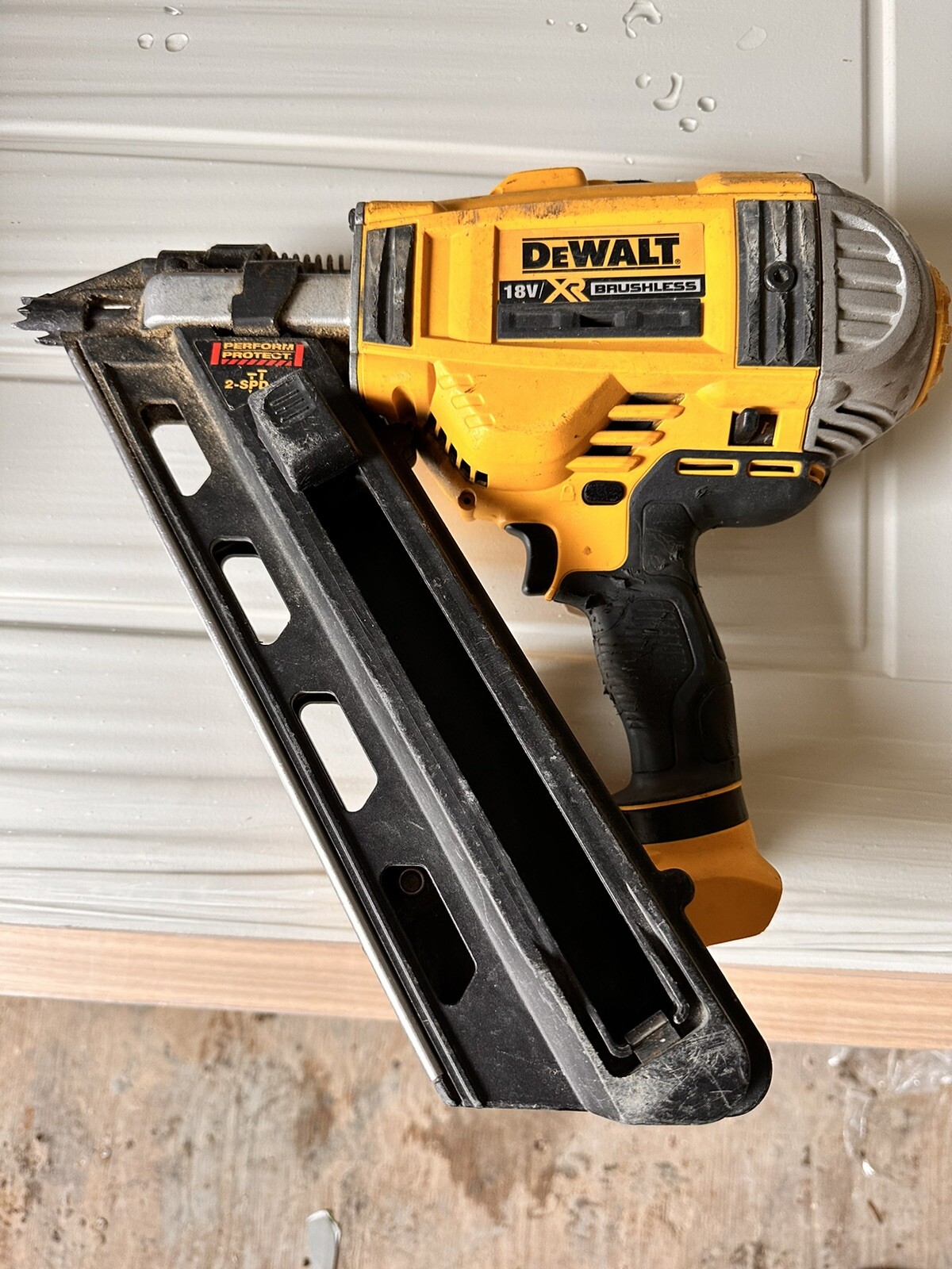 DeWalt Dcn692 18v Liion Brushless Battery Powered First Fix Framing