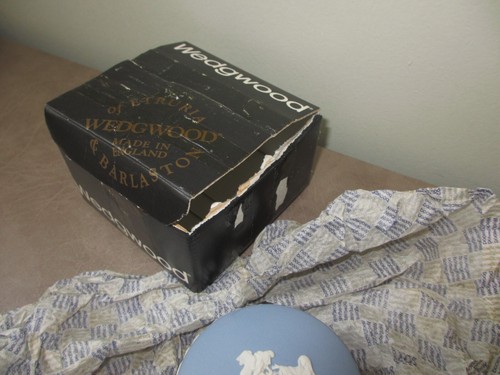 Vintage Wedgwood Blue Jasperware Cupid w/Mask & Nymphs Bean Jewelry Trinket Box - Picture 12 of 14