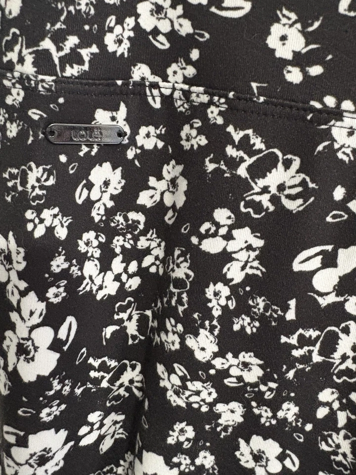 Leggings florales Lole blancos/negros UPF50 secado rápido talla XS recortados Foto 3 de 4