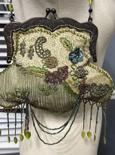 Antique Ladies Multi-colored Micro Beads Ornate Metal Frame Kiss Lock Purse