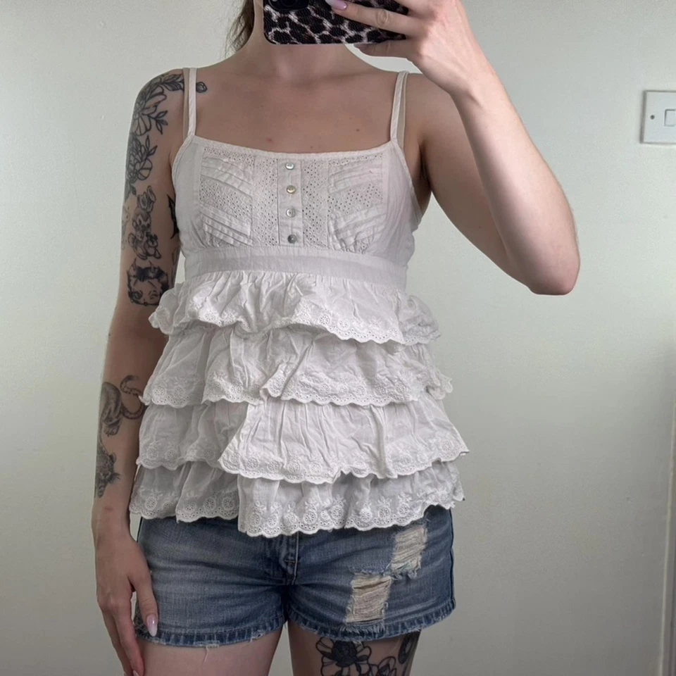Y2K vintage ruffle cami top strappy broderie anglaise buttons frill - Image 2 of 4