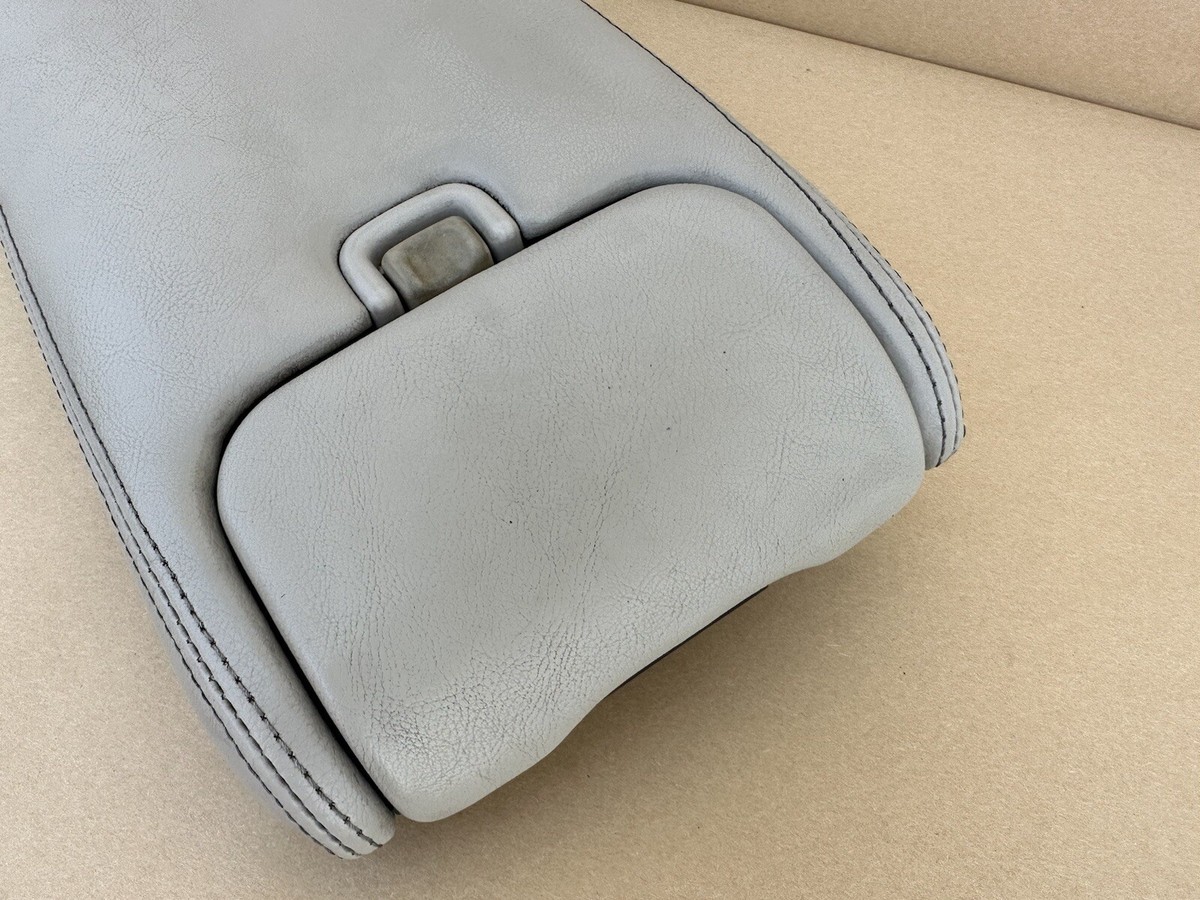98-00 Jaguar XJ8 XJR Vanden Plas Front Center Conslove Armrest Cup