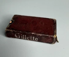 French vintage Gillette razor replacements set  in original case