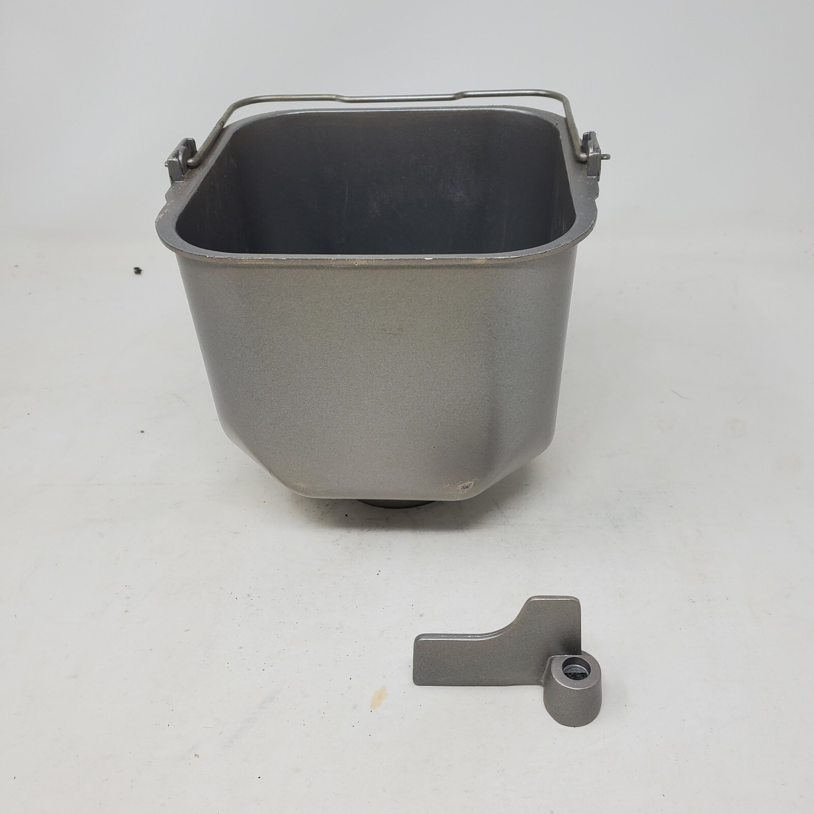 #4810 Replacement Loaf Pan And Dough Paddle