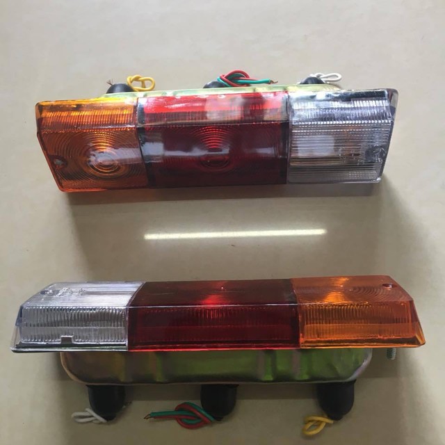 REAR TAIL LIGHT FOR 520 521 DATSUN 1300 J13 PICKUP UTE 1 PAIR LH-RH