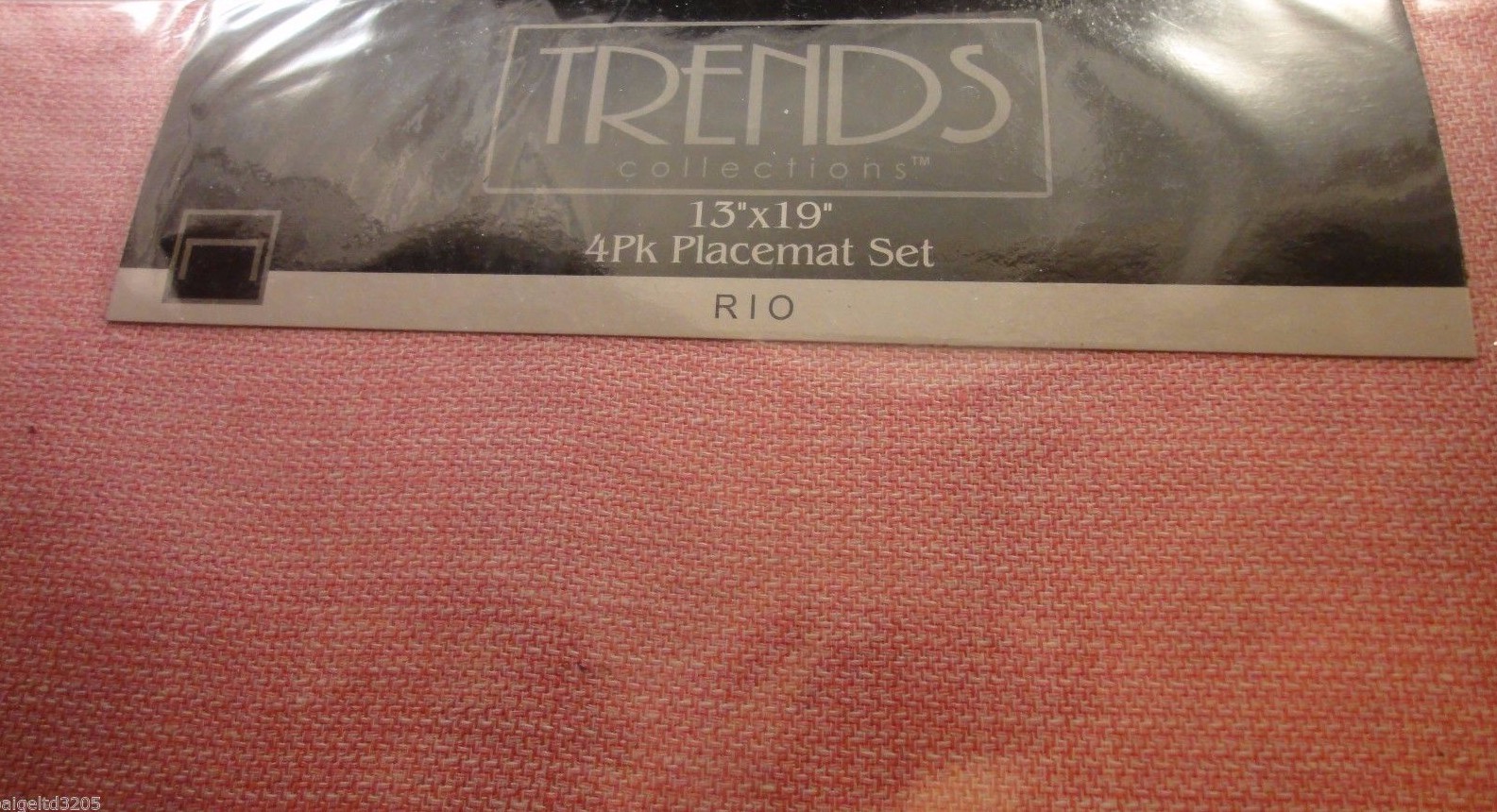 Trends Collections 13"x19" 4-Pack Placemat Set RIO - Red