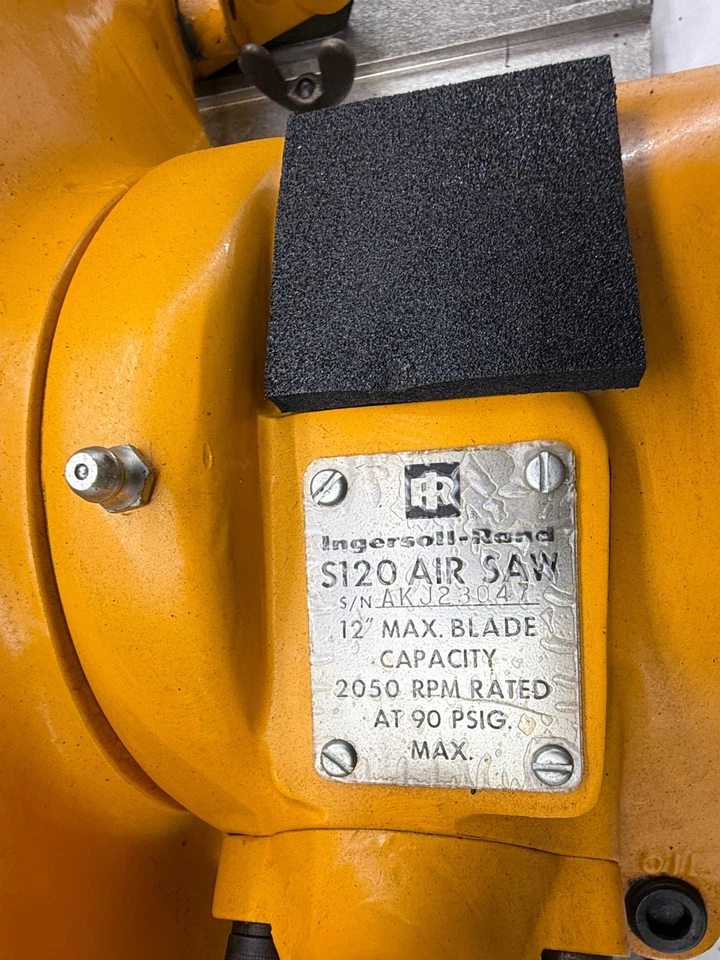Sierra circular neumática Ingersoll Rand IR-S120 - 12", 2050 RPM, 90PSI Foto 2 de 4