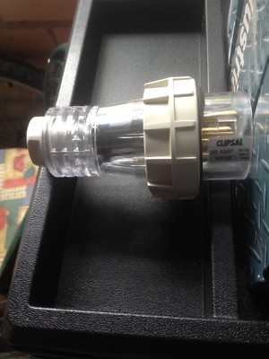 CLIPSAL Dreiphasen 5 PIN GERADER STECKER 20A 500VAC FARBE GRAU