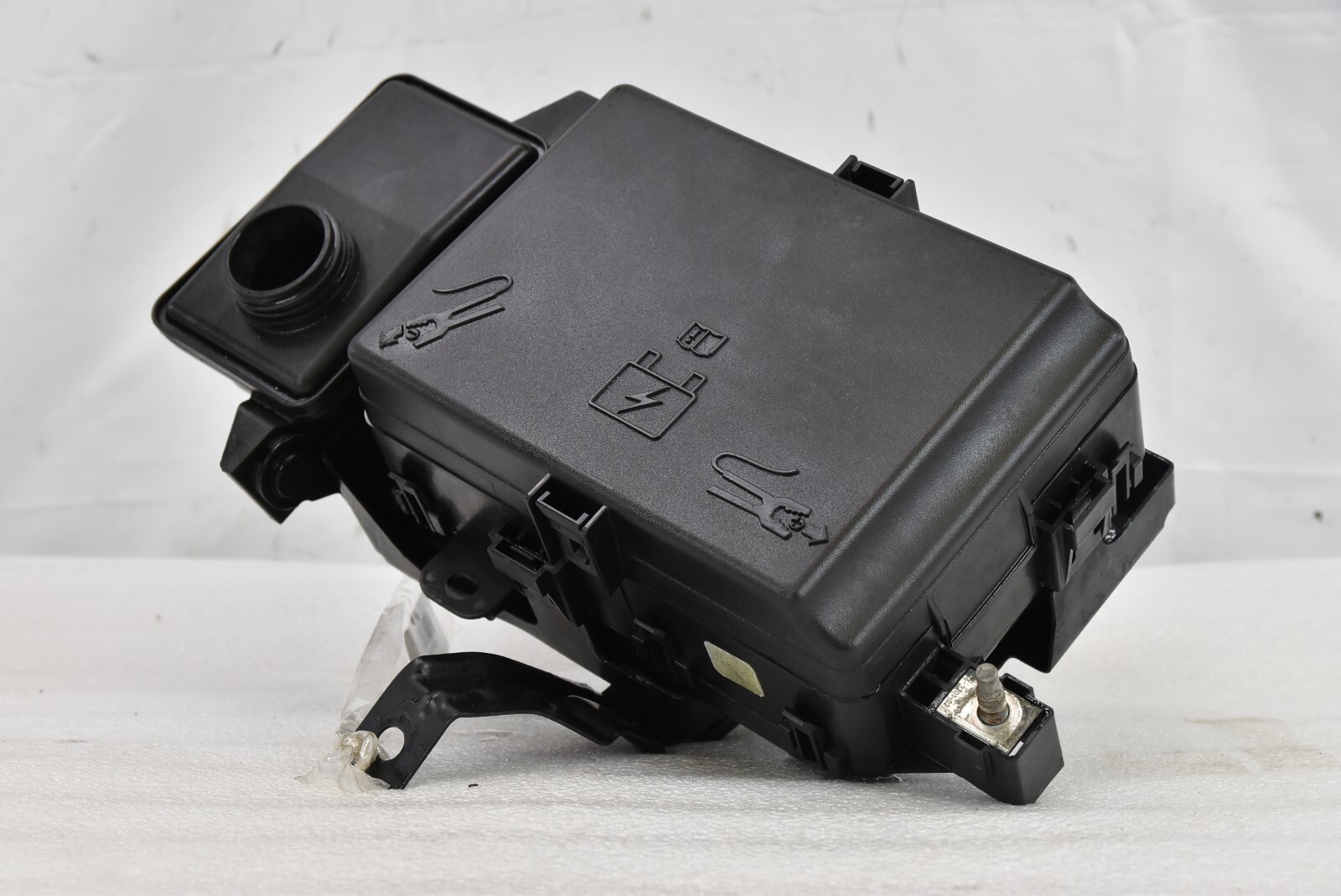🚀 14-17 Maserati Ghibli Engine Fuse Box Junction Relay Box 670035923 OEM