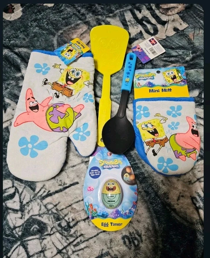 SpongeBob Kitchen Set Oven & Mini Mitts, Spatula, Serving Spoon, Egg Timer New