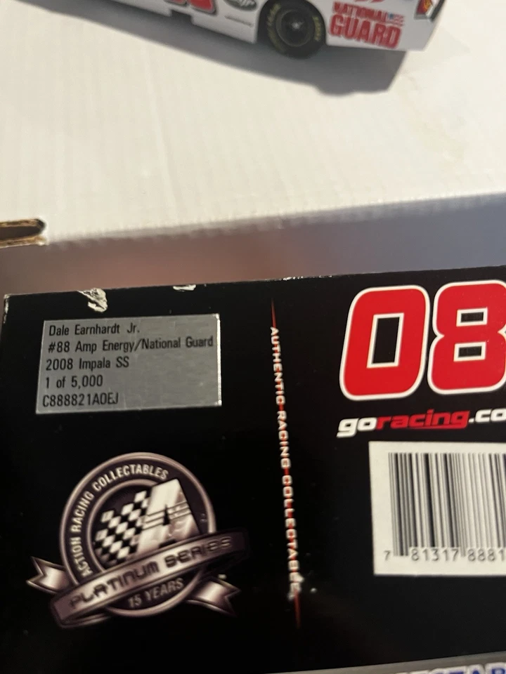 Chevy Impala SS 1/5000 2008 Dale Earnhardt Jr #88 AMP Energy National Guard Foto 4 de 4