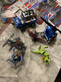 LEGO Jurassic World: Dilophosaurus Ambush (75916) & (75915) 100% COMPLETE