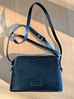 Gianni Conti Embossed Leather Adjustable Crossbody Bag Black Crockodile