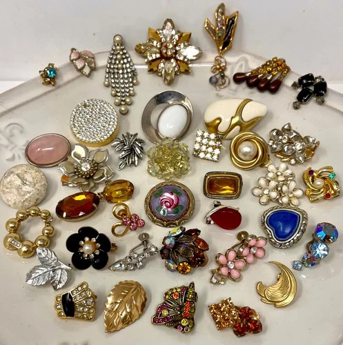 Lot Vtg Costume Jewelry Single Earrings Clip On Craft Repurpose Rhinestone M9