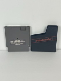 Sistema de entretenimiento Nintendo Double Dribble NES 1987 con funda negra antideslizante