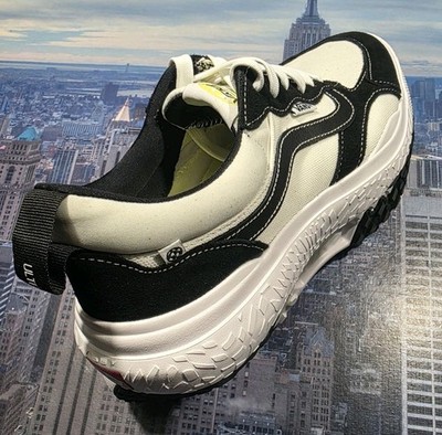 VANS UltraRange Neo VR3 Low Top White/Black Mens Size 10  display picture 1