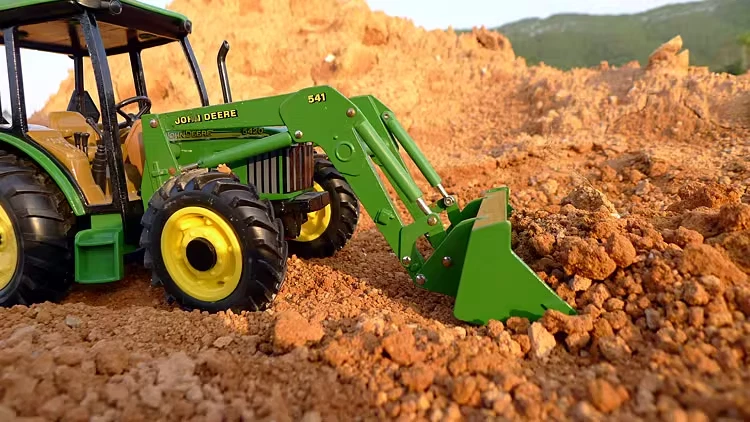 ERTL 15357 JOHN DEERE 5420 TRACTOR W/ 541 LOADER  1:16 SCALE N.I.B. - Image 2 of 4