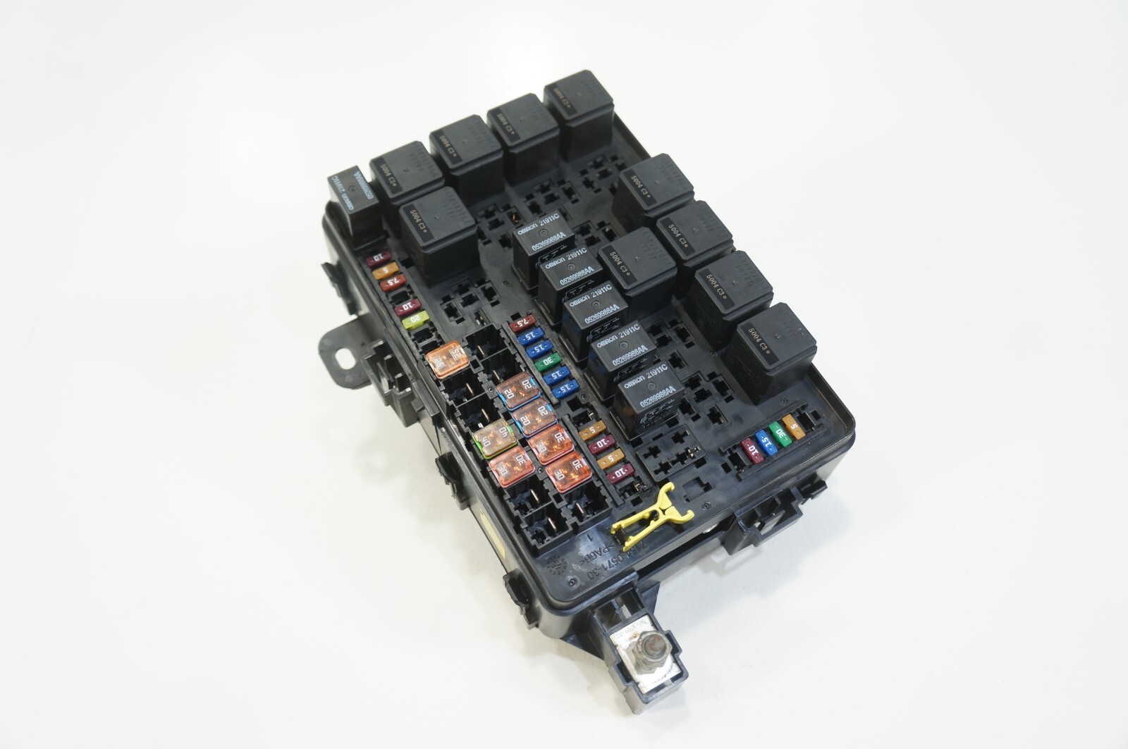 14-2017 maserati ghibli engine front fuse box junction relay box 670035923 OEM