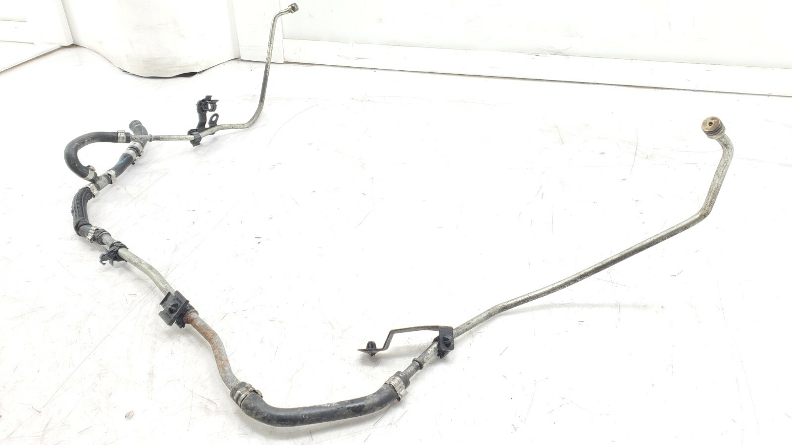 2014-2017 MASERATI GHIBLI S ENGINE RADIATOR COOLANT PIPELINE OEM.