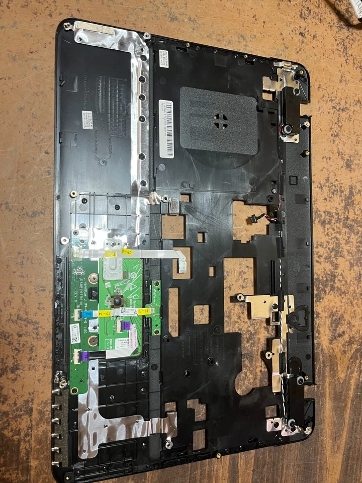 东芝 Satellite L750 L755 L755D 系列 15.6 英寸笔记本电脑掌托带触摸板 — 第 2/2 张图片