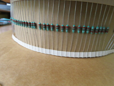 INDUCTORS INC  IR-2-220UH Qty of 100 per Lot INDUCTOR  FERRITE CORE  220UH  10 %