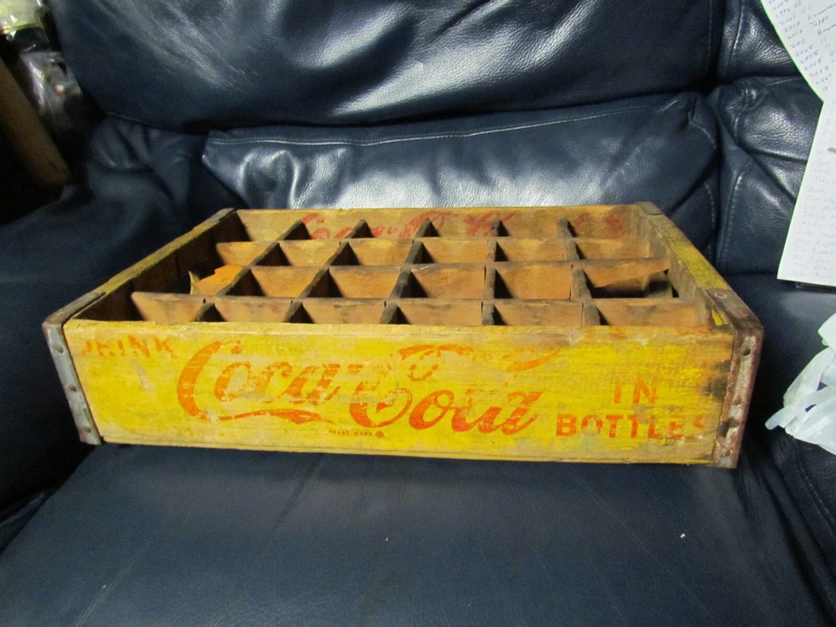 Coca-Cola 復刻ビンテージボトル　木製キャリングケース Vintage wooden 24-bottle Coca-Cola crate / case, 6 & 1/2 oz
