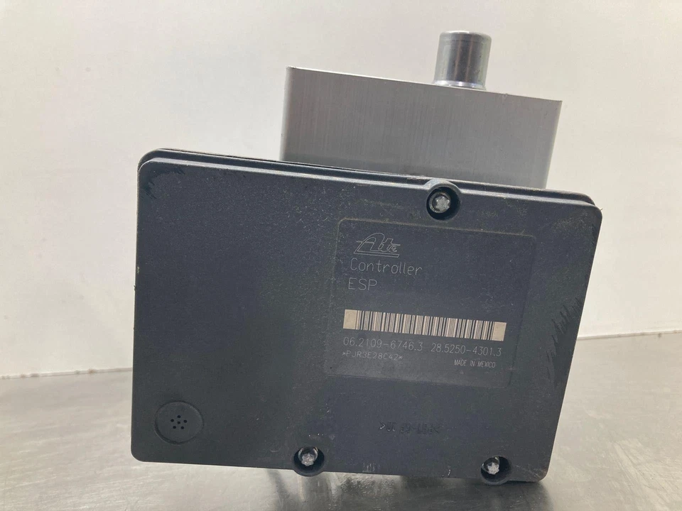 2013 NISSAN ARMADA SV CONJUNTO DE BOMBA DE FREIO ANTIBLOQUEIO BOMBA ABS 476609GE0C 13 14 15 - Imagem 2 de 4