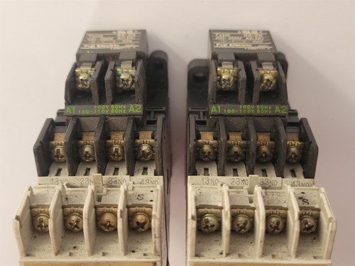 Lot of 2 Fuji Electric SH-4 Contactors 10A , 100-110V Coil, w/ SZ-A40 Auxiliary - Picture 4 of 9