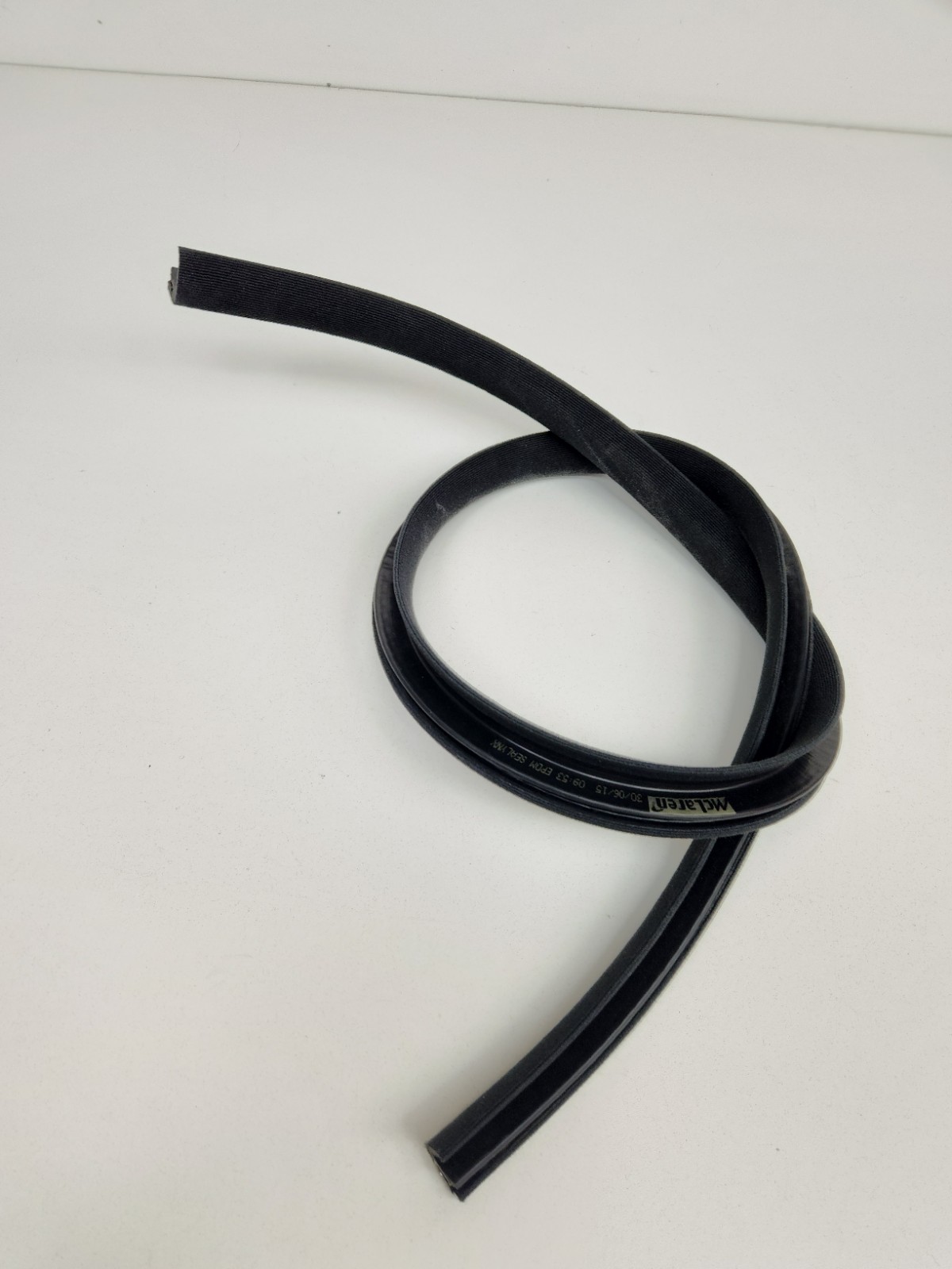 2015-2017 MCLAREN 675LT FRONT LEFT SIDE DOOR WEATHERSTRIP SEAL RUBBER STRIP OEM 