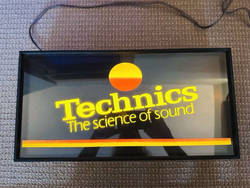 Technics The Science of Sound Vintage 1981 Display Lighted Sign Audio Original