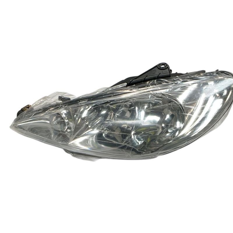 Phare avant gauche Peugeot 206 phase 2 idéal pour rouler en toute sécurité sous la pluie