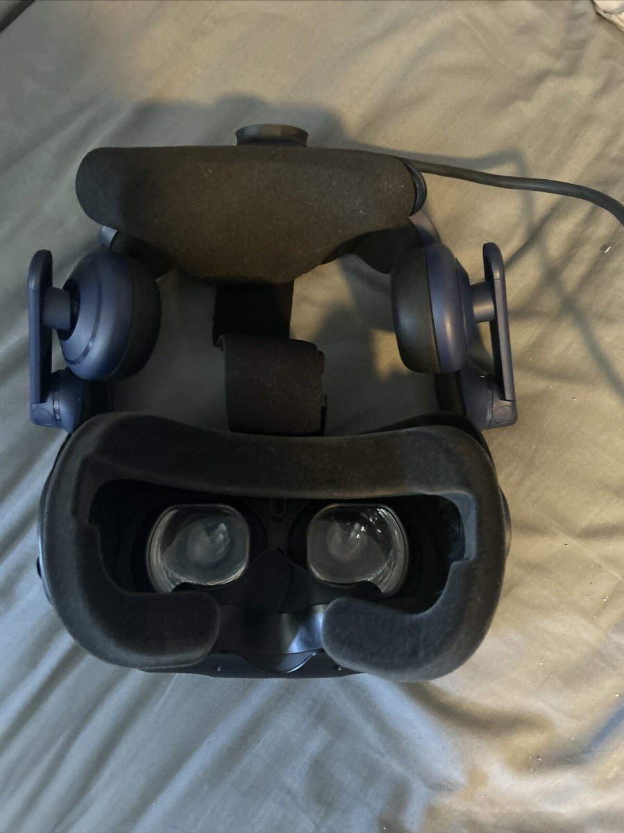 HTC Vive Pro 2 + 2 Base Stations + Headset (All Cables Included