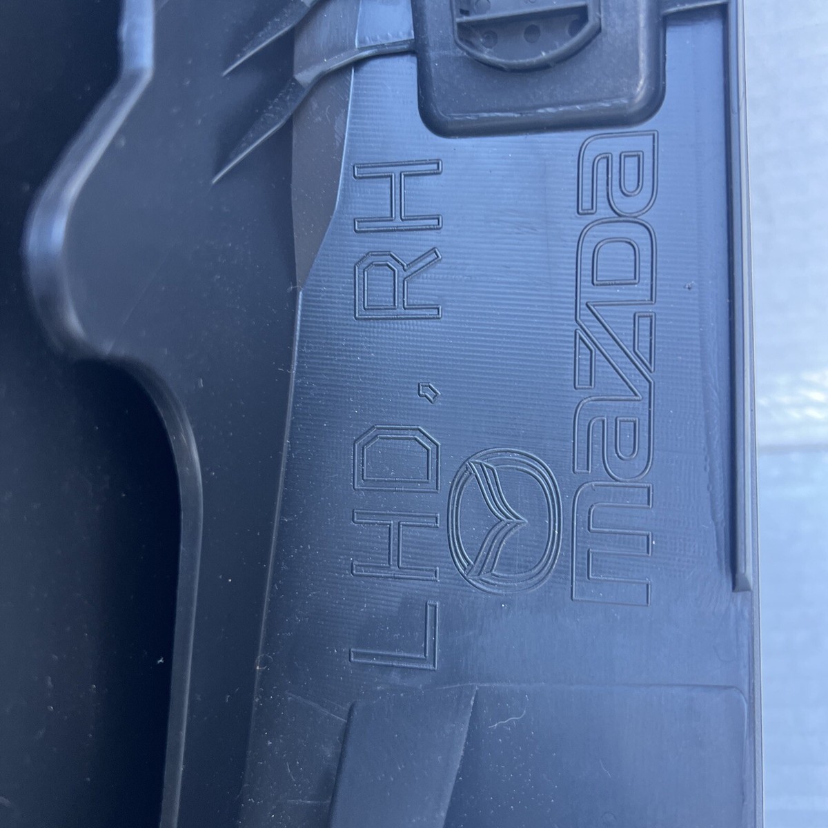 MAZDA 3 2016-2019 Compartment GLOVE K3006 BHN1-64261 23278333 LHD