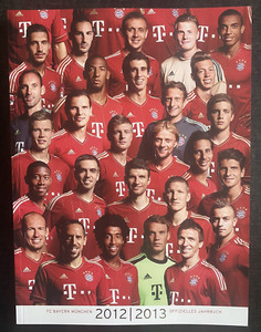 Die Mannschaft des FC Bayern München mit den Spielern Hans Pflügler