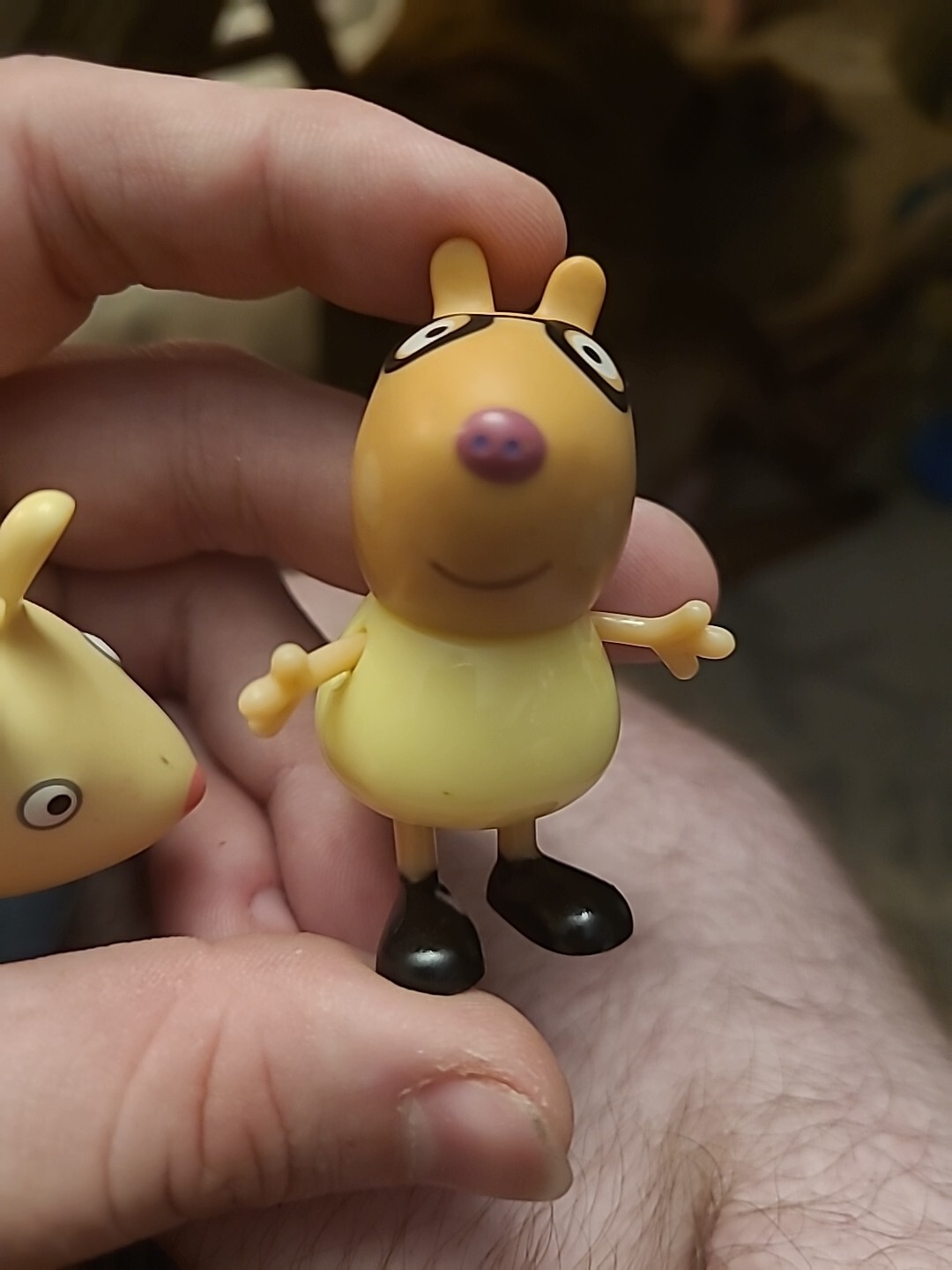 Figurina Jazwares Peppa Pig Friend Pedro Pony Maglia gialla 2" 2003 in piedi